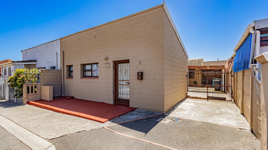 3 Bedroom Property for Sale in Westridge Western Cape